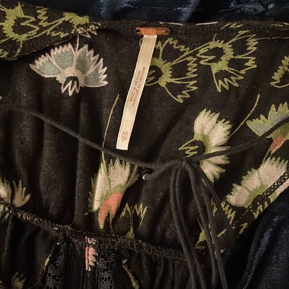 Free people flowy top - Picture 2 of 3